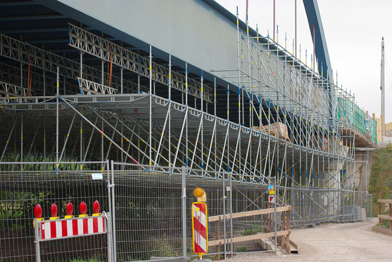 Sonderkonstruktion an der ICE Brücke in Erfurt/Bischleben
