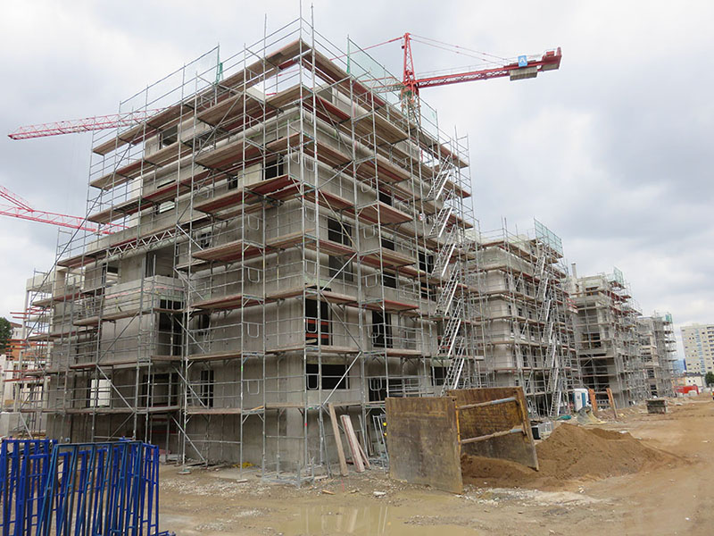 Neubau Wohnanlage „Am Henninger Turm“ Frankfurt, Errichtung von 12 Mehrfamilienhäusern, 1 Tiefgarage u. 2 Reihenhausgruppen