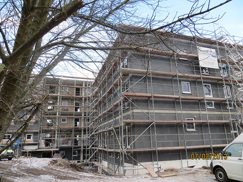 Umgestaltung einer Plattenbauschule zu einer altersgerechten Wohnanlage in Erfurt Heckenrosenweg